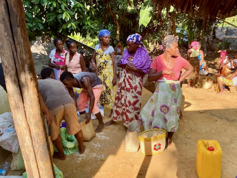 Food distribution in Nosybe 2 copy